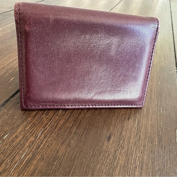 Vintage Etienne Aigner bi fold wallet - Picture 10 of 12